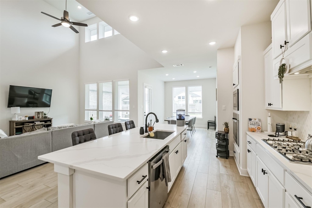 9243 Trimble Landing Drive - Photo 8