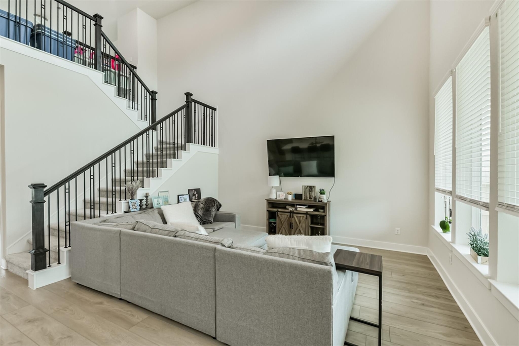 9243 Trimble Landing Drive - Photo 9