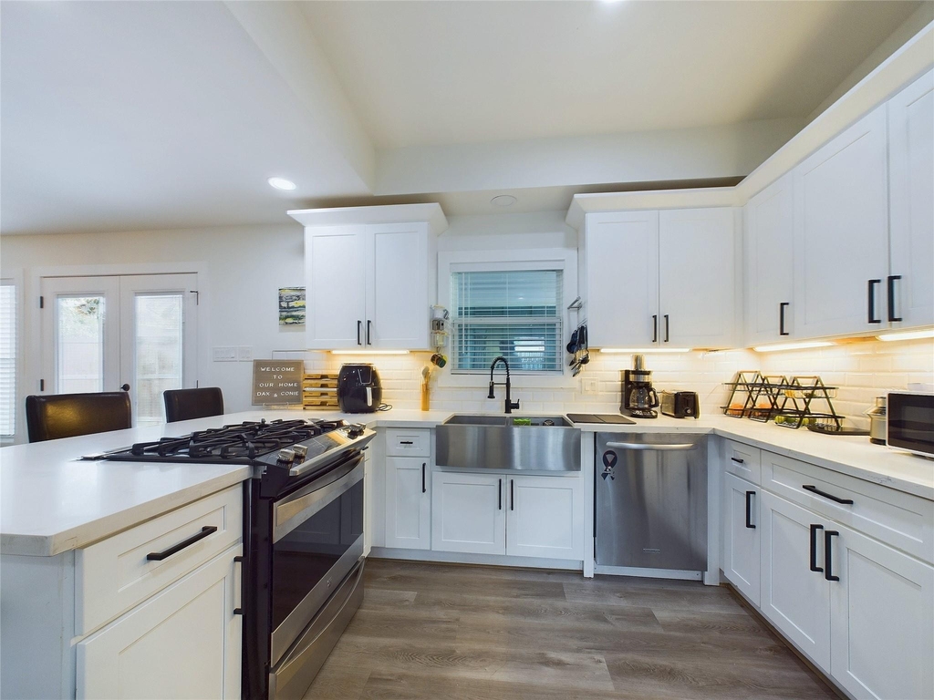 7609 Amelia Road - Photo 5