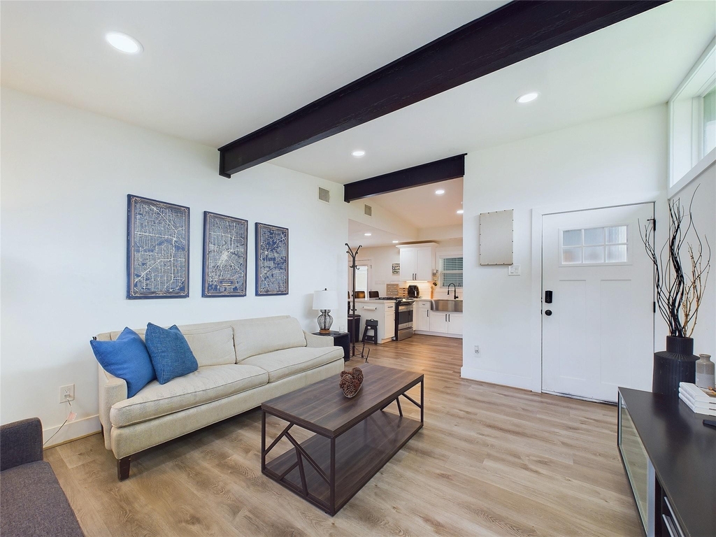 7609 Amelia Road - Photo 10