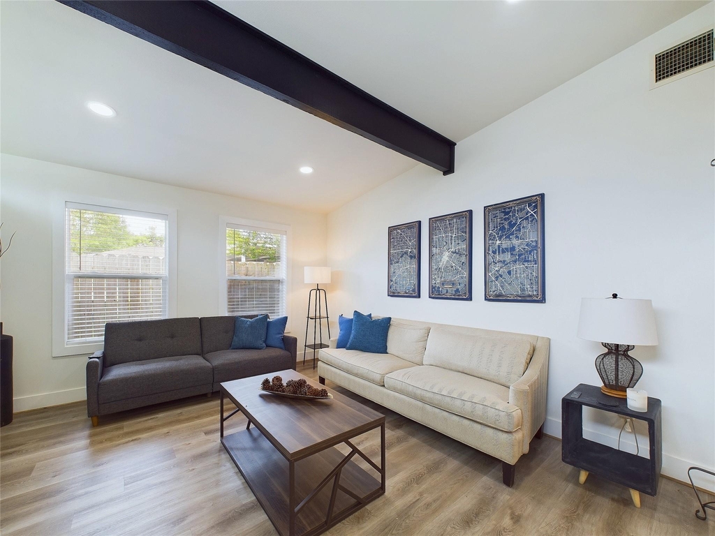 7609 Amelia Road - Photo 5