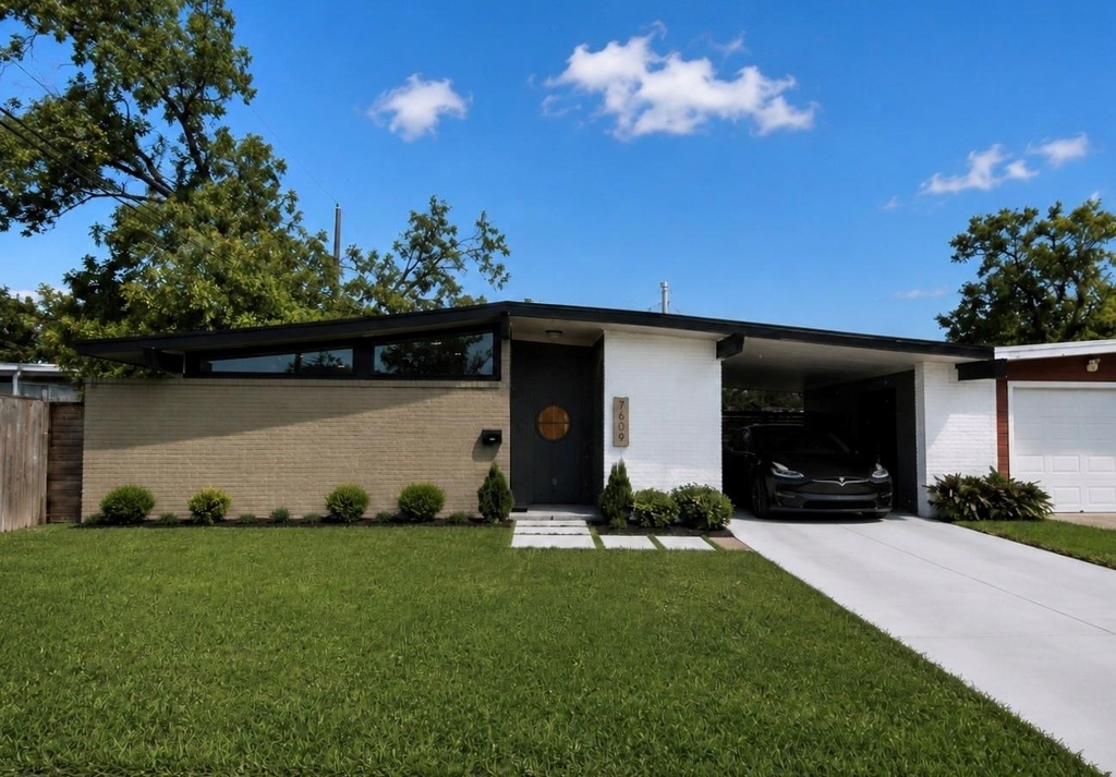 7609 Amelia Road - Photo 26