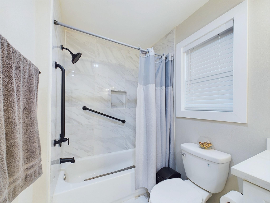 7609 Amelia Road - Photo 12