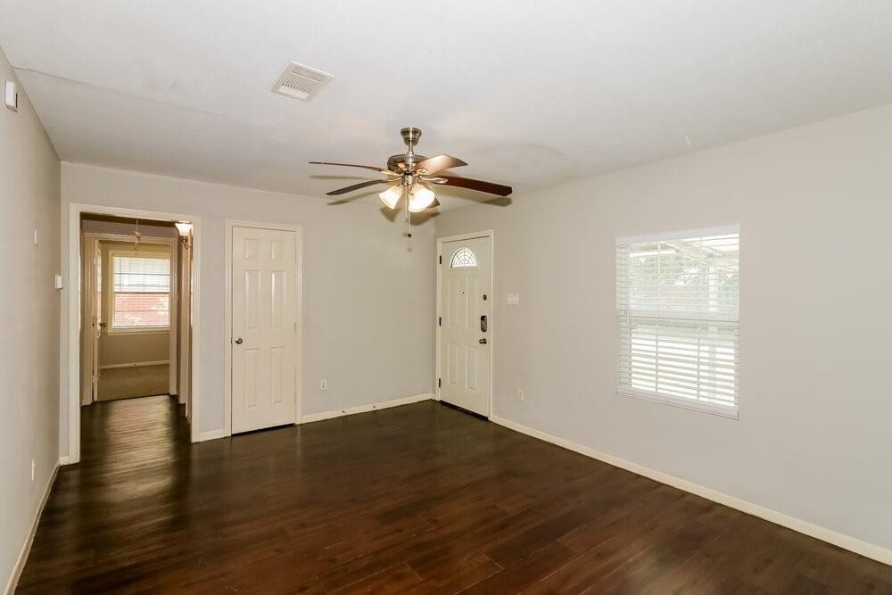 11611 Duane Street - Photo 2