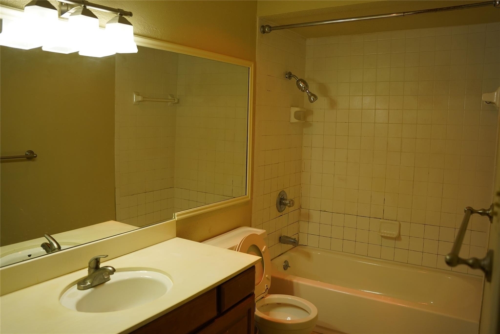 2475 Underwood Street - Photo 5