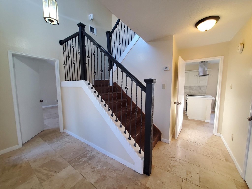 2810 Arrowhead Drive - Photo 6