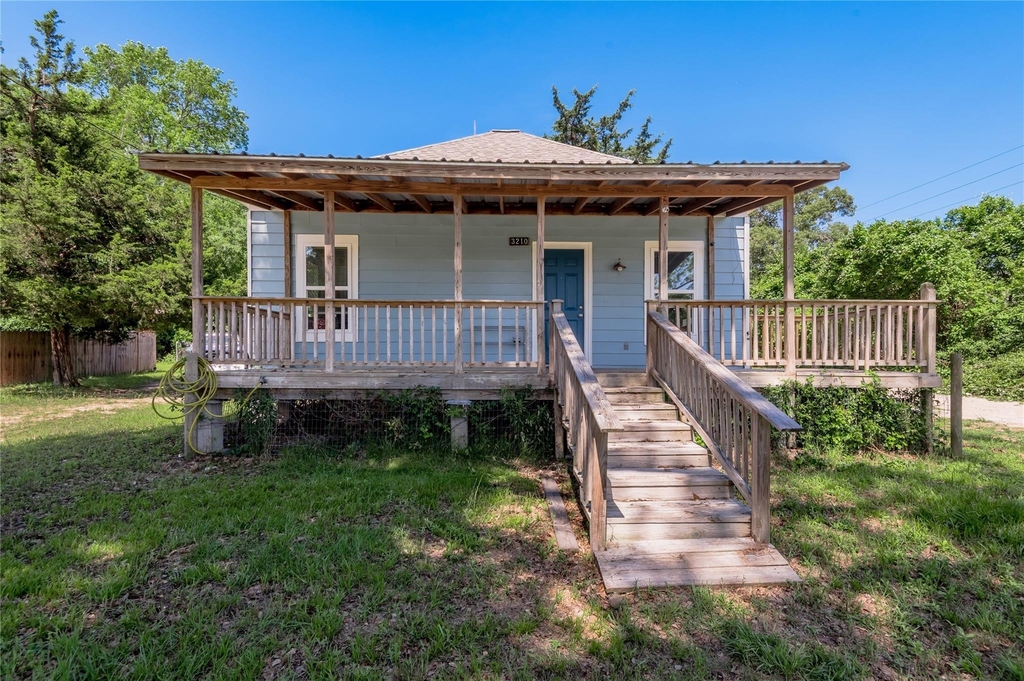 3210 Elks Drive - Photo 2