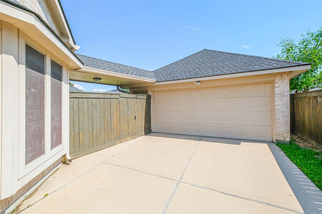 12411 Santiago Cove Lane - Photo 45