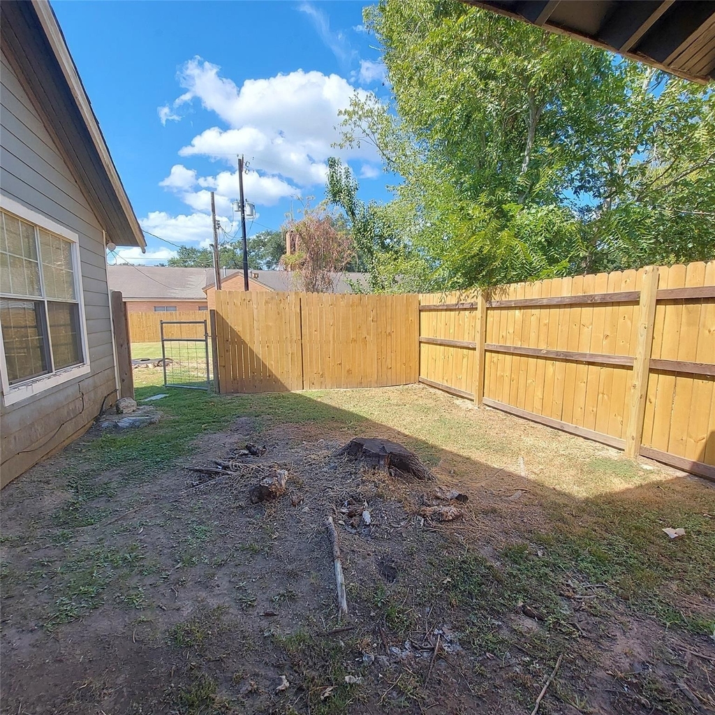 1025 6th Street - Photo 7