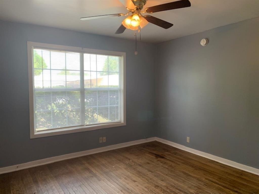 1025 6th Street - Photo 5