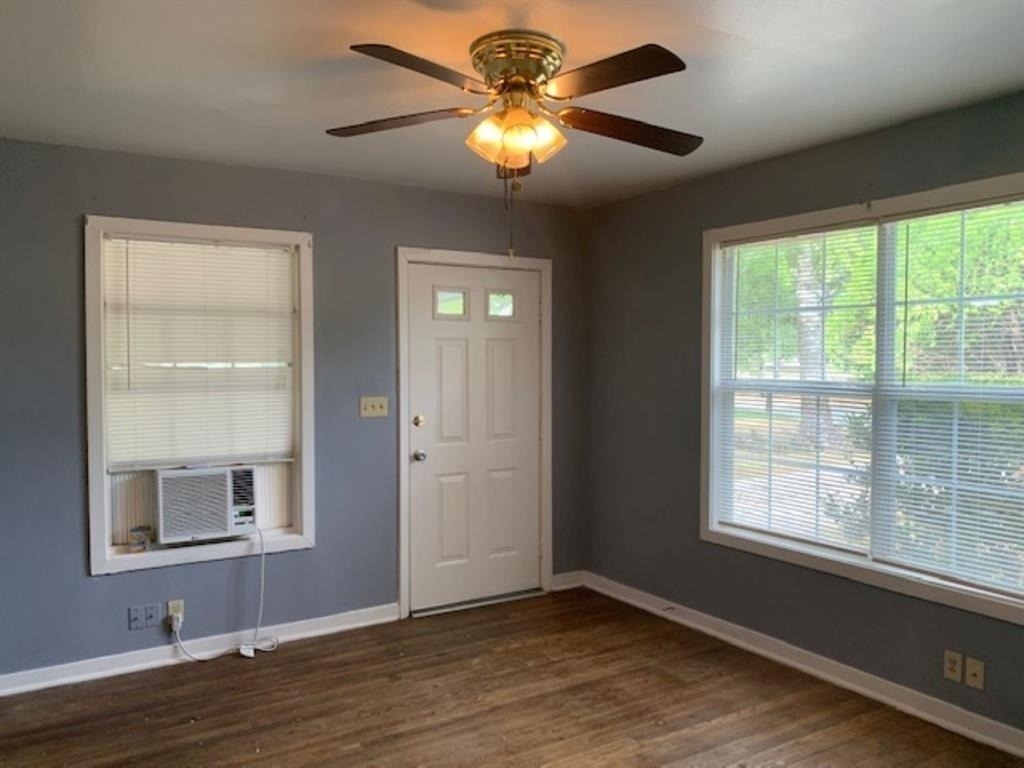 1025 6th Street - Photo 2