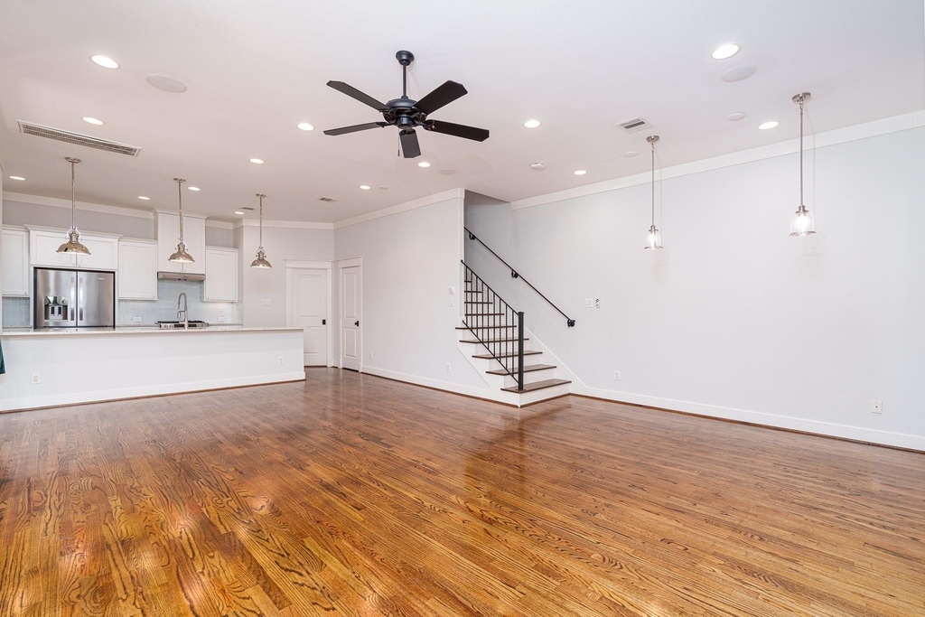 225 Knox Street - Photo 11