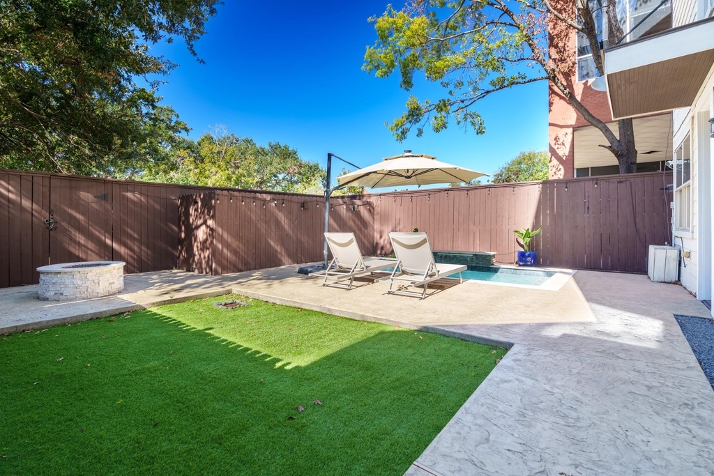 225 Knox Street - Photo 3
