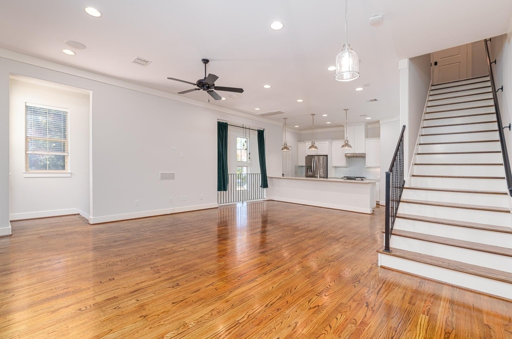 225 Knox Street - Photo 12