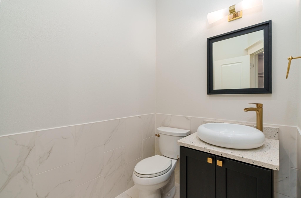 225 Knox Street - Photo 15