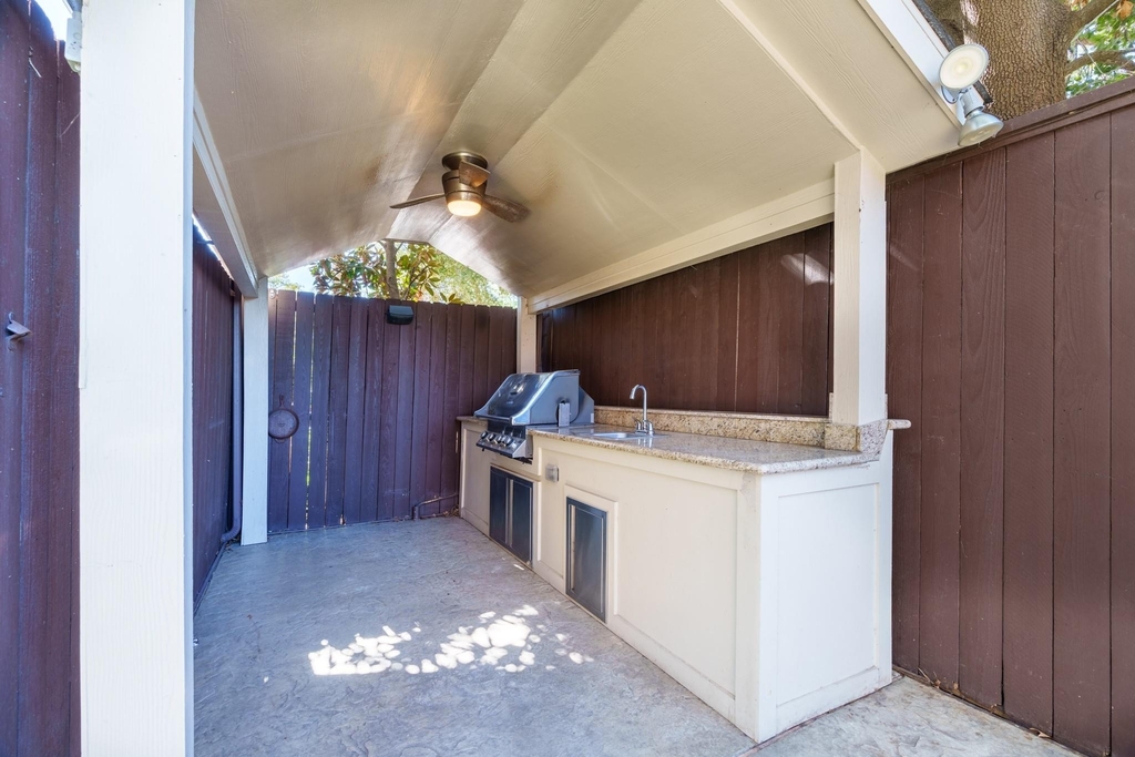 225 Knox Street - Photo 5