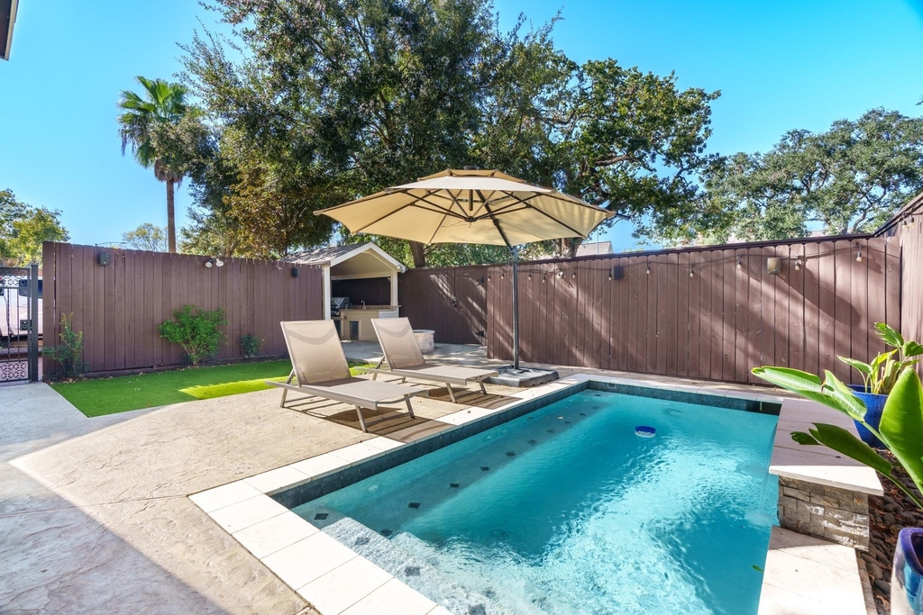 225 Knox Street - Photo 0