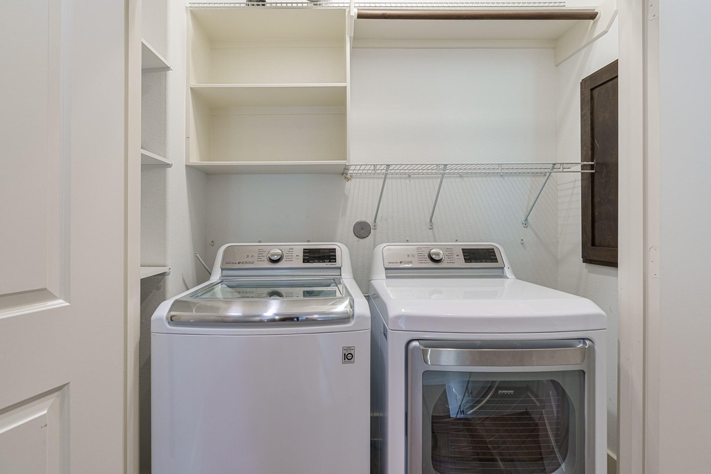 225 Knox Street - Photo 16