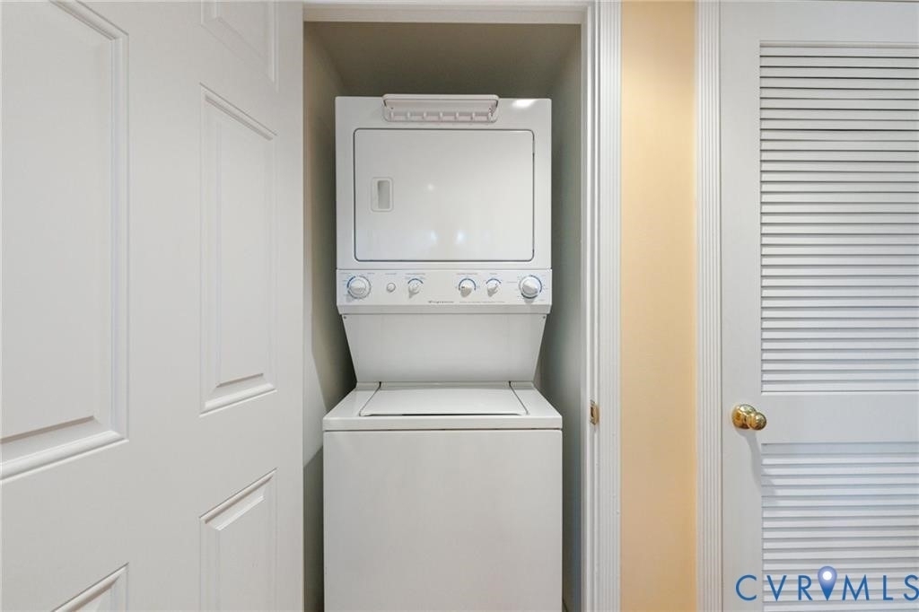 27 W Locke Lane - Photo 6