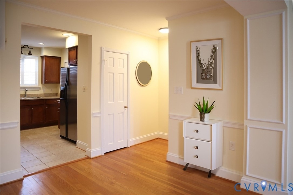27 W Locke Lane - Photo 3