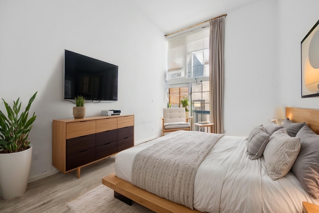 33 Gold Street - Photo 1