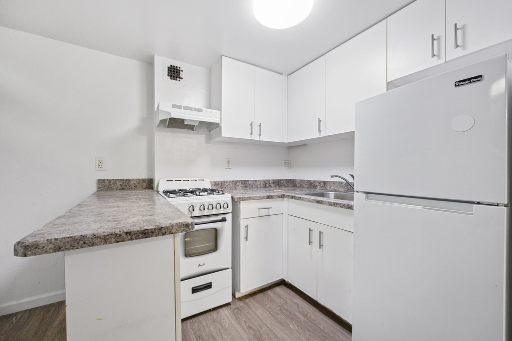 33 Gold Street - Photo 2
