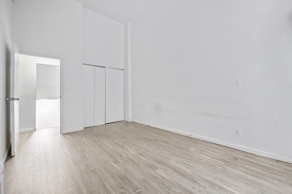 33 Gold Street - Photo 3