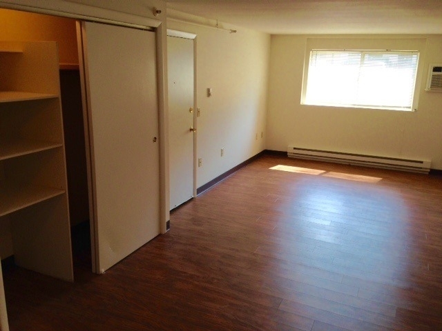 93 West - Photo 16