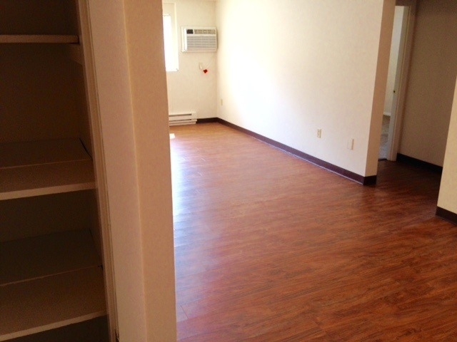 93 West - Photo 15