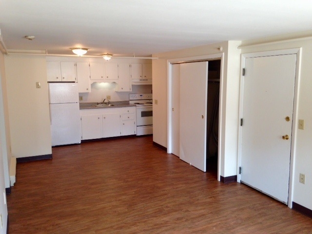 93 West - Photo 10