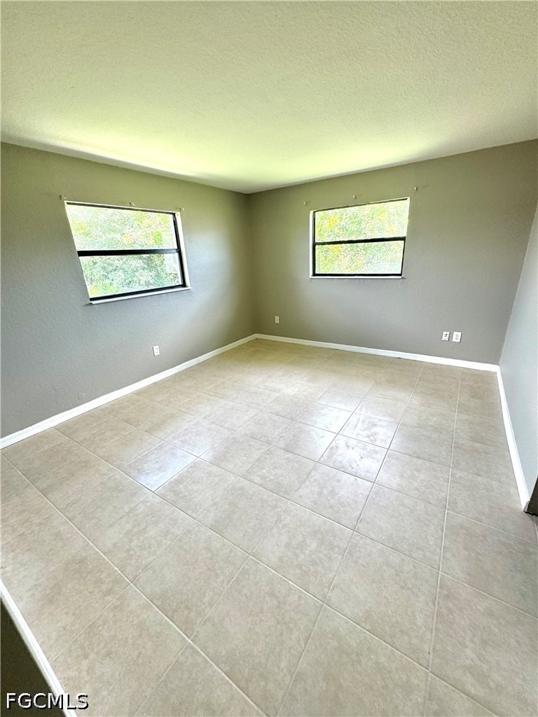 129 Se 23rd Place - Photo 6