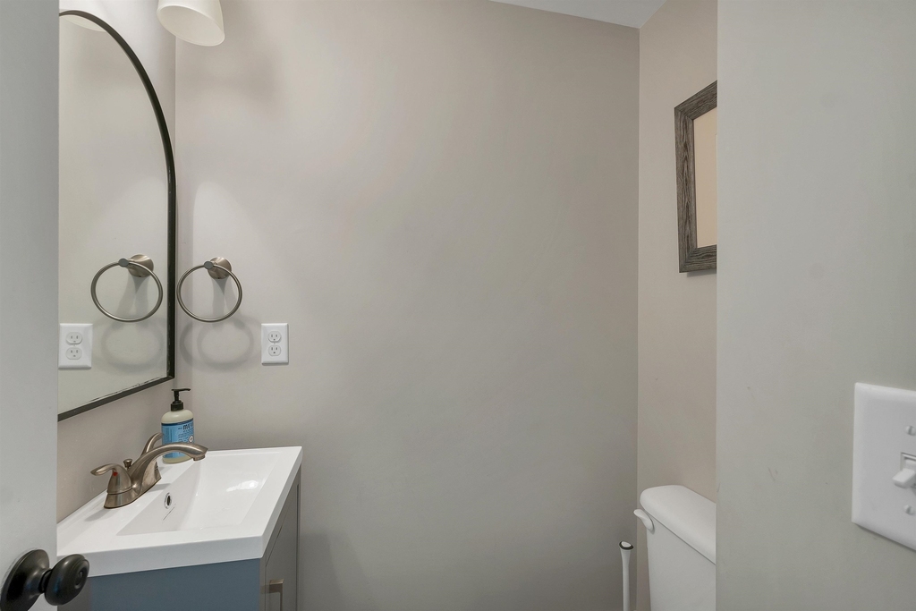 16 Chestnut - Photo 8