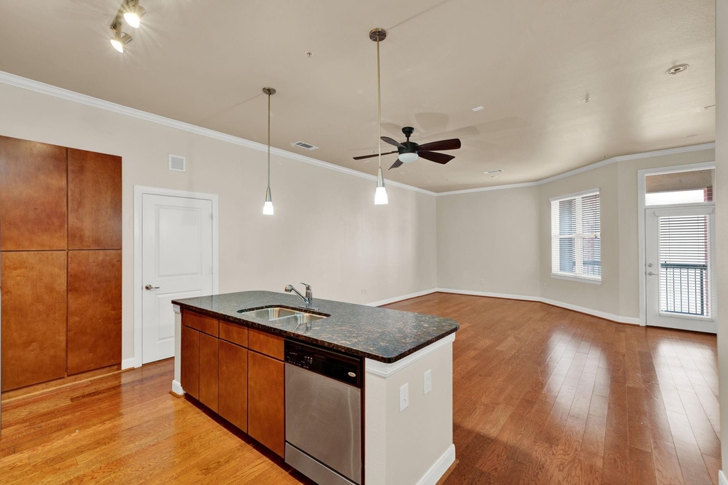 300 St Joseph Parkway - Photo 6