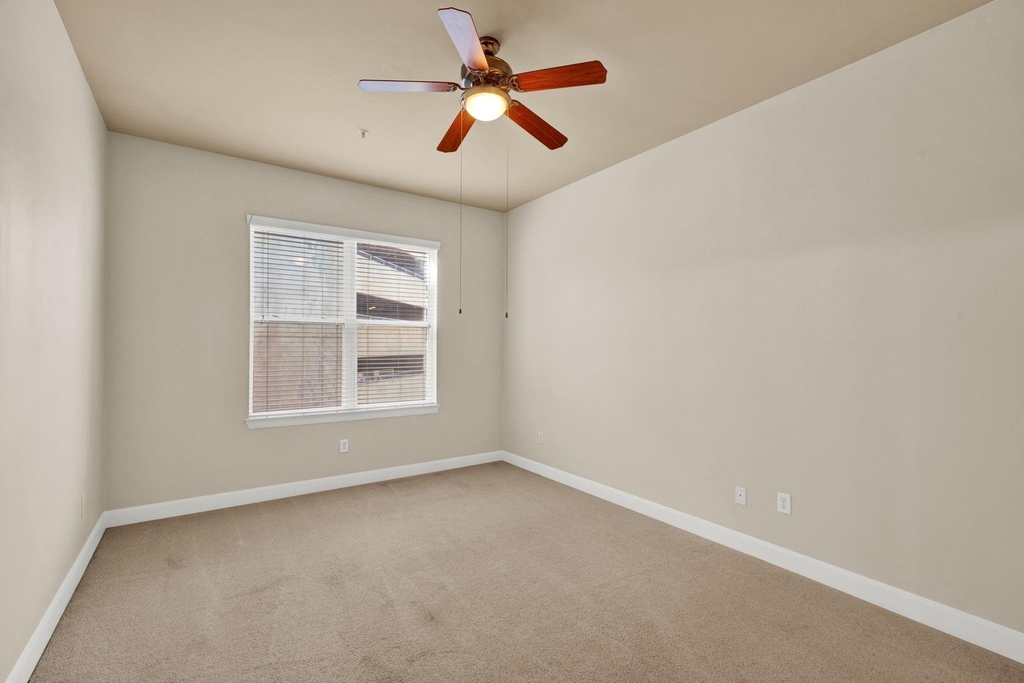 300 St Joseph Parkway - Photo 15