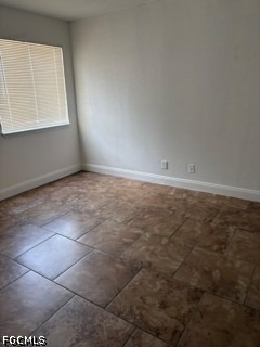 2855 Winkler Avenue - Photo 3