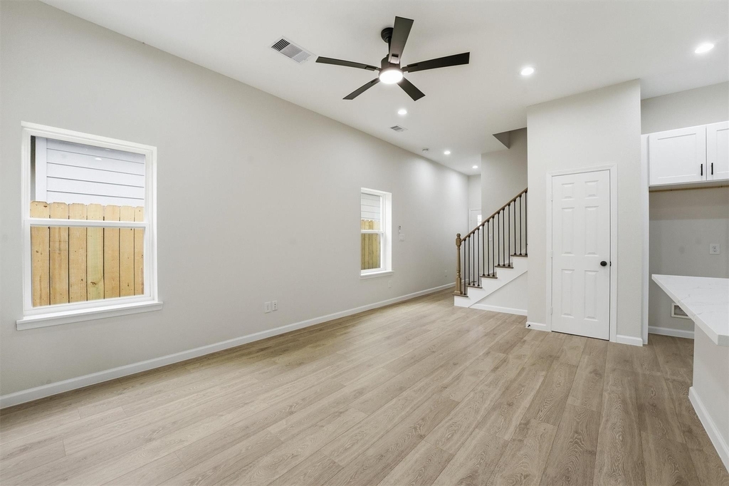 4354 Clover Street - Photo 6