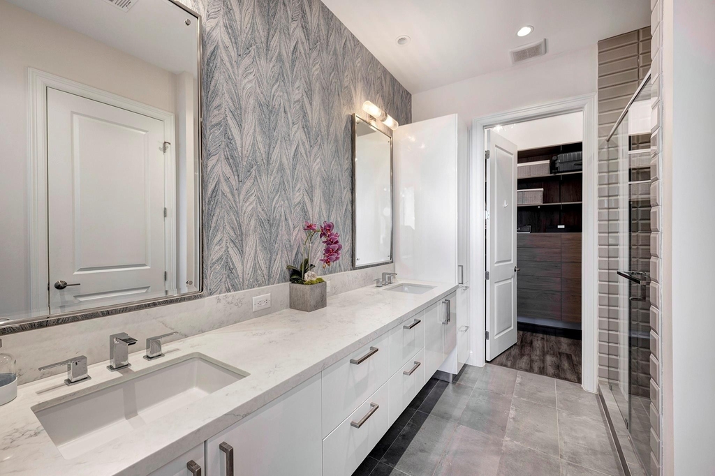 1211 Caroline Street - Photo 4