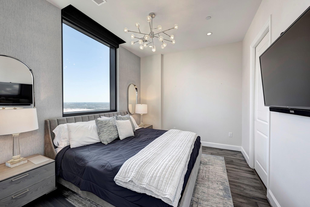 1211 Caroline Street - Photo 3