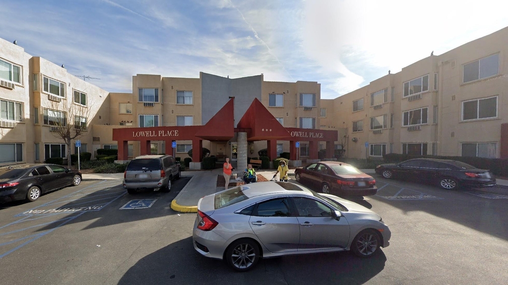 500 R St - Photo 1