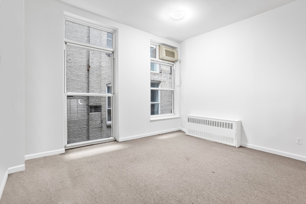 33 Gold Street - Photo 2
