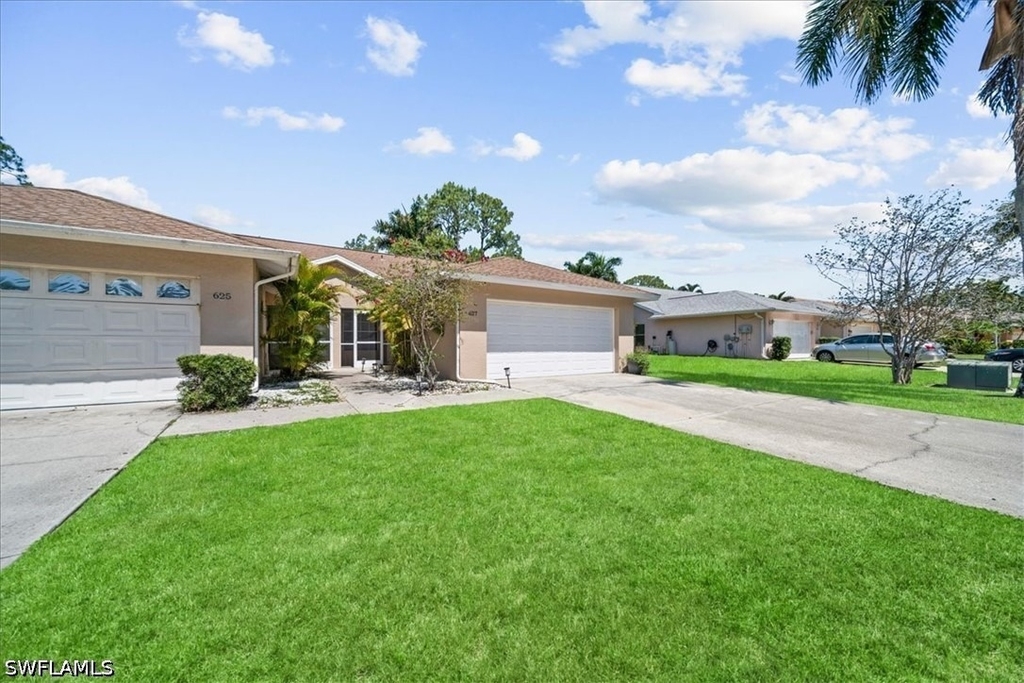 627 Saint Andrews Boulevard - Photo 0