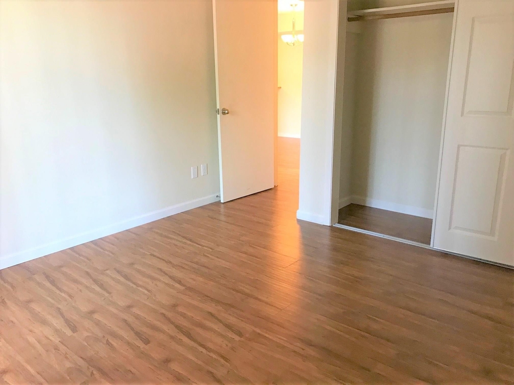 10555 Turtlewood Court - Photo 8