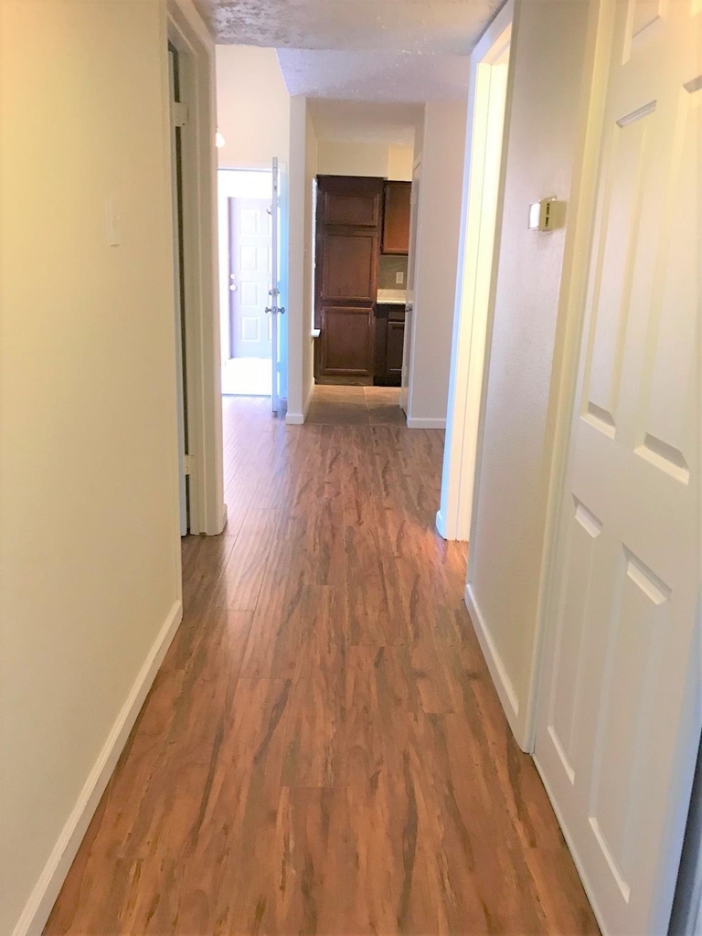 10555 Turtlewood Court - Photo 5