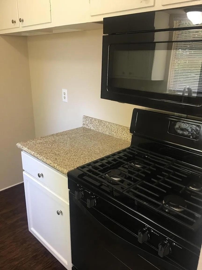 10614 Edgar Street - Photo 3