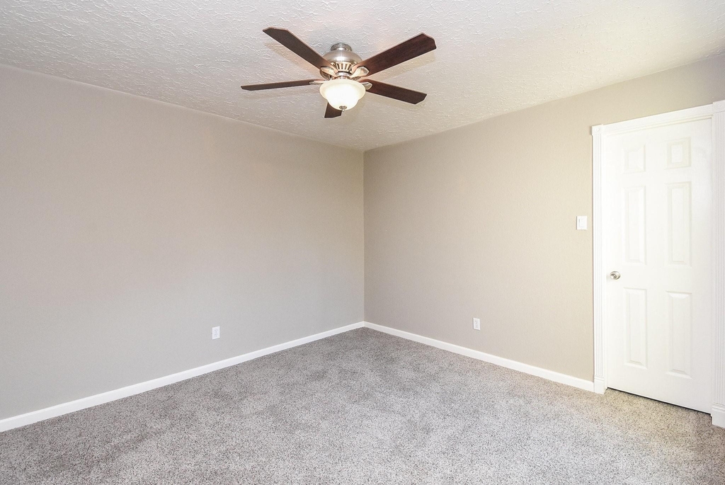 9400 Doliver Drive - Photo 31