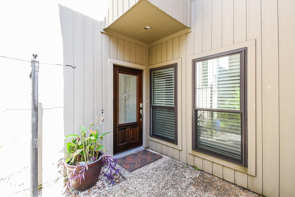 9400 Doliver Drive - Photo 5