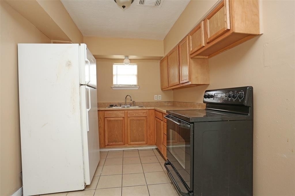 2460 W Shane Street - Photo 3
