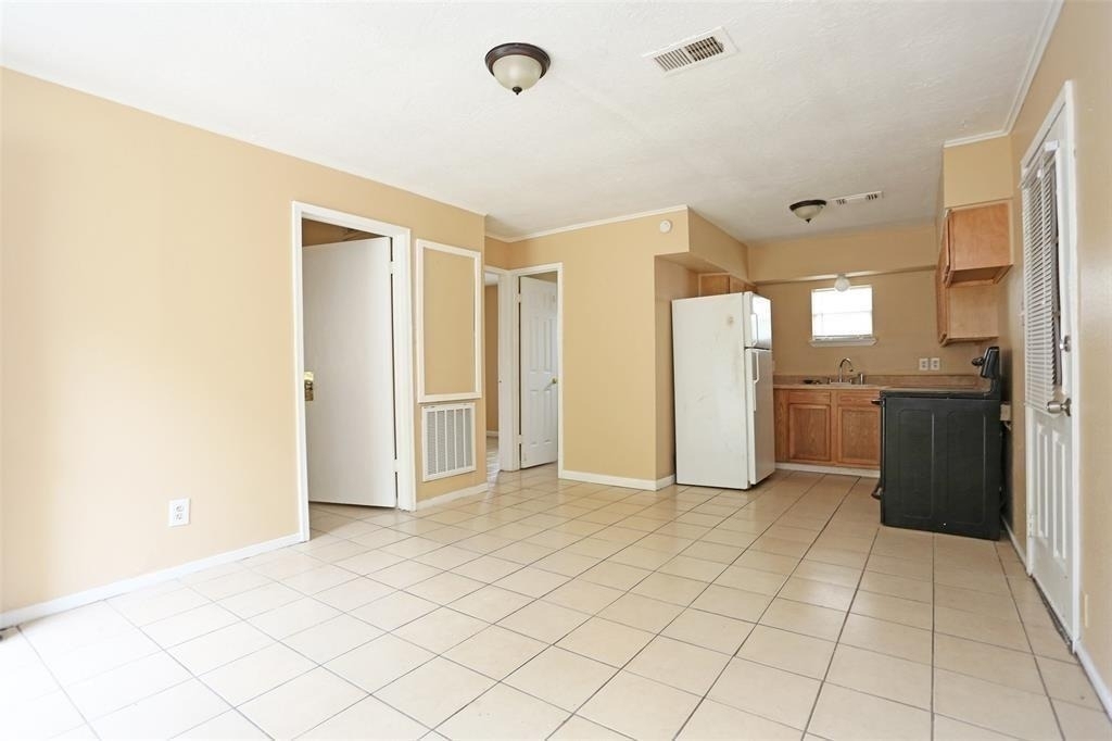 2460 W Shane Street - Photo 2