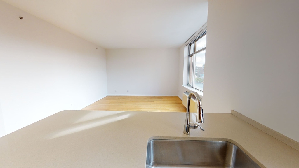120 W. 21st - Photo 2