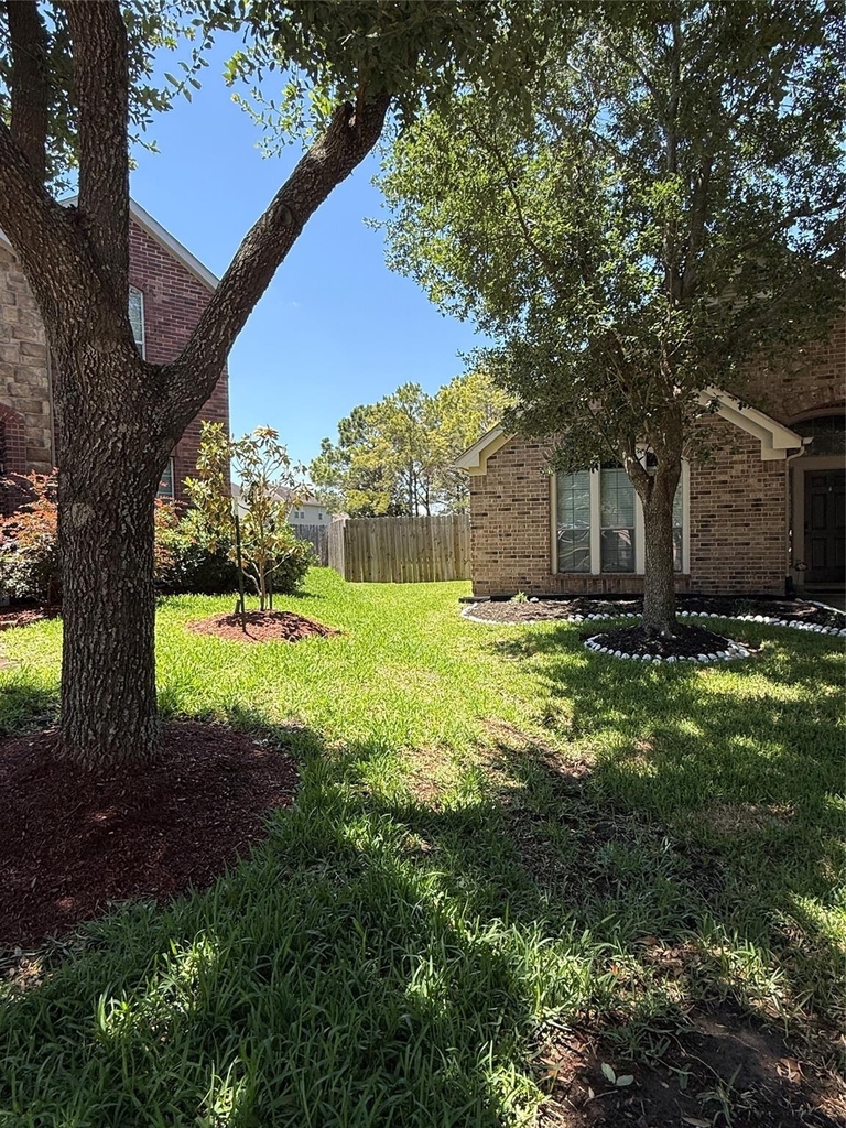 7418 Lakesage - Photo 1